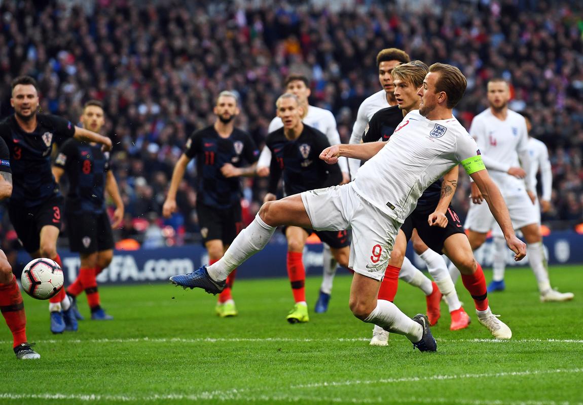 英格兰vs克罗地亚足球直播